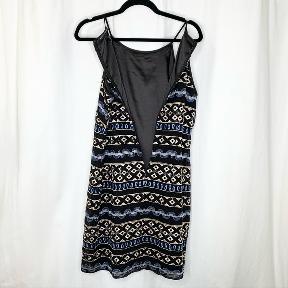 White House Black Market Black Sleeveless Dress with Metallic Embroidery Size 8 - Picture 3 of 7